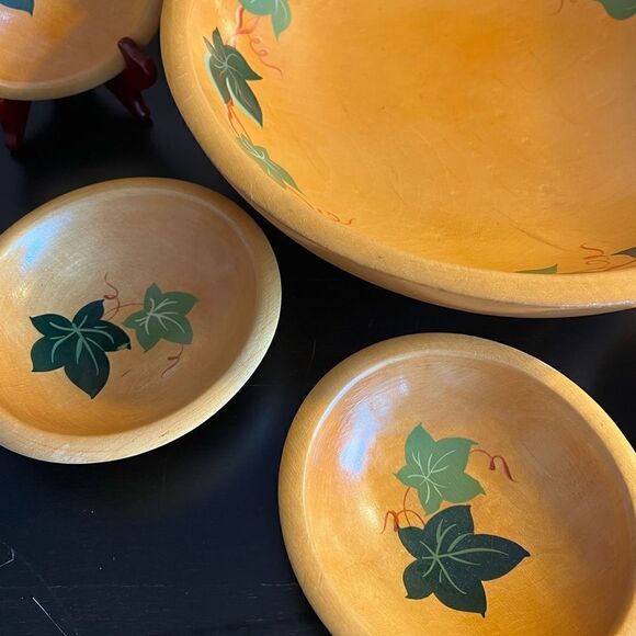 Munising vintage wooden ivy painted set of 5 bowls - Picture 6 of 12
